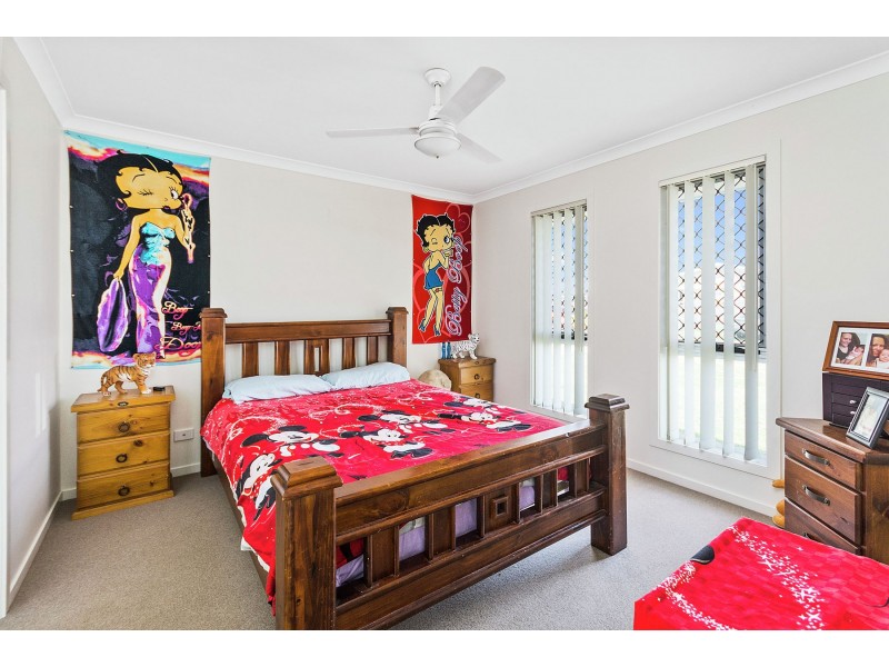 12 Farrer Street, Cranley QLD 4350