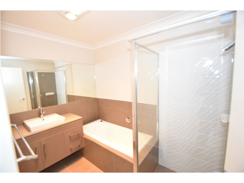 1/11 Cardamon Crescent, Glenvale QLD 4350