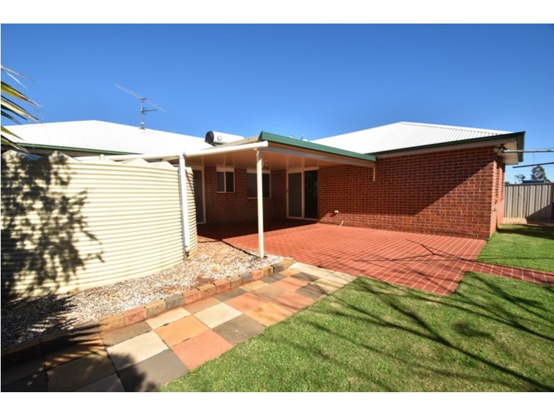 19 Glen Avon Court, Glenvale QLD 4350