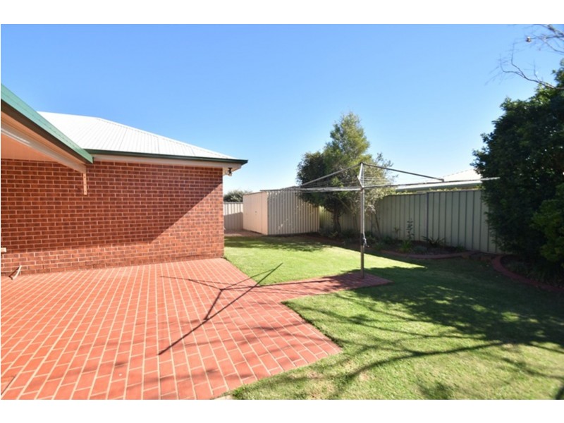 19 Glen Avon Court, Glenvale QLD 4350