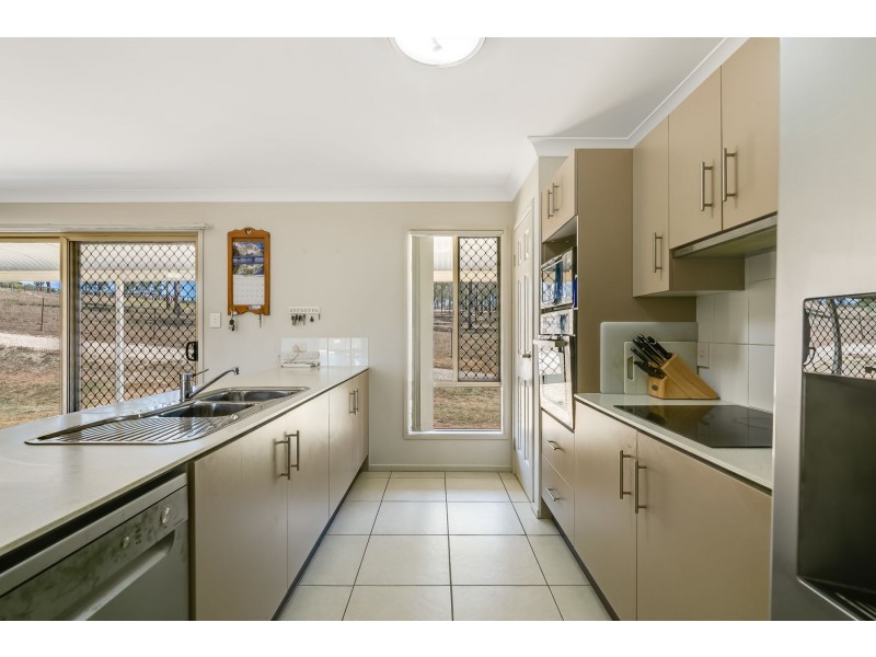 2 Jack Court, Murphys Creek QLD 4352