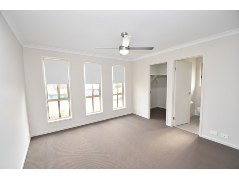 7 Grace View Street, Darling Heights QLD 4350