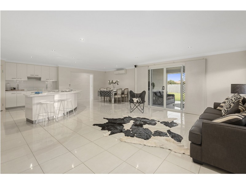 32 Elizabeth Street, Westbrook QLD 4350