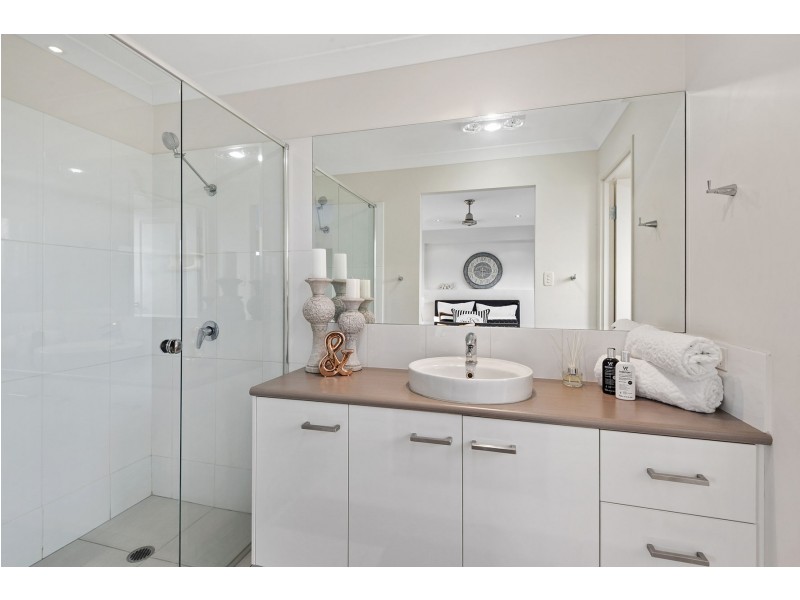 32 Elizabeth Street, Westbrook QLD 4350