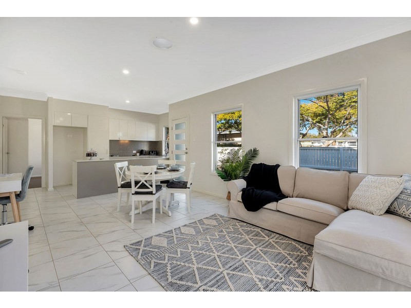 33 Albert Street, Newtown QLD 4350