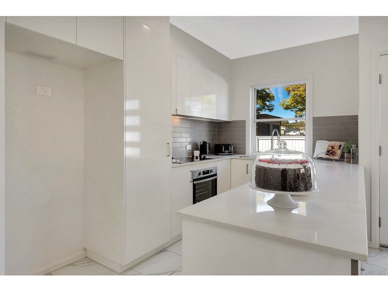 33 Albert Street, Newtown QLD 4350