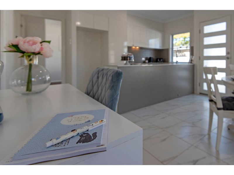 33 Albert Street, Newtown QLD 4350