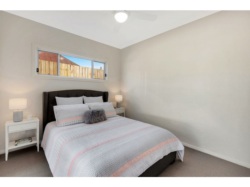 33 Albert Street, Newtown QLD 4350