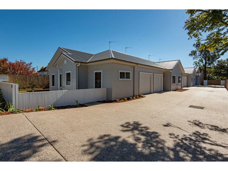 33 Albert Street, Newtown QLD 4350