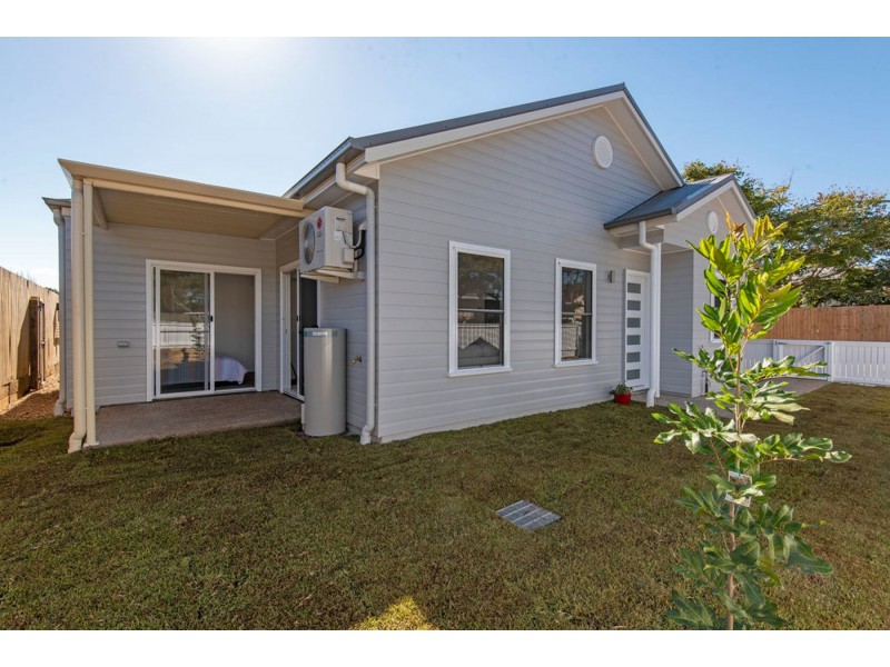 33 Albert Street, Newtown QLD 4350