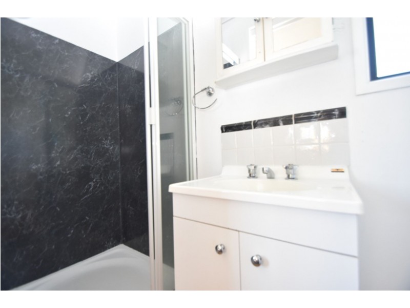 5a Greyfriars Street, Rockville QLD 4350