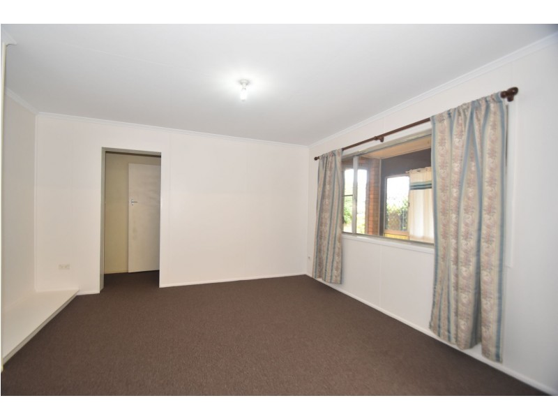 15 Sprott Street, Wilsonton QLD 4350