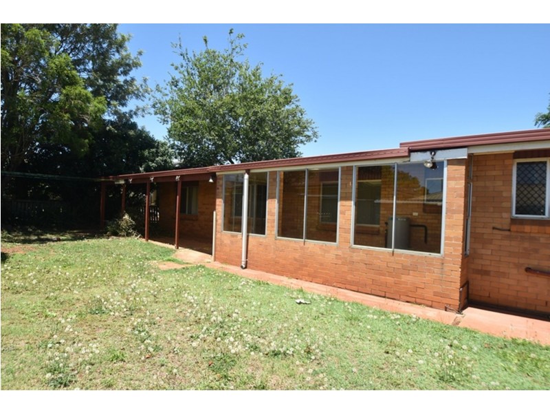 15 Sprott Street, Wilsonton QLD 4350