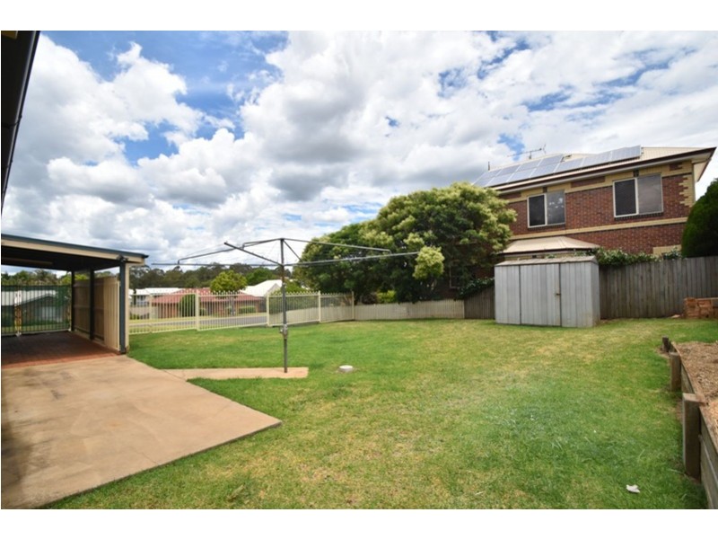 2 Kurtz Street, Kearneys Spring QLD 4350