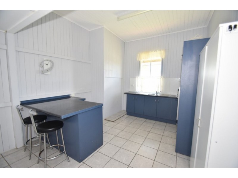 716 Ruthven Street, South Toowoomba QLD 4350