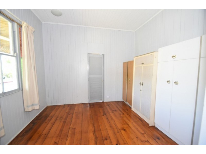 716 Ruthven Street, South Toowoomba QLD 4350