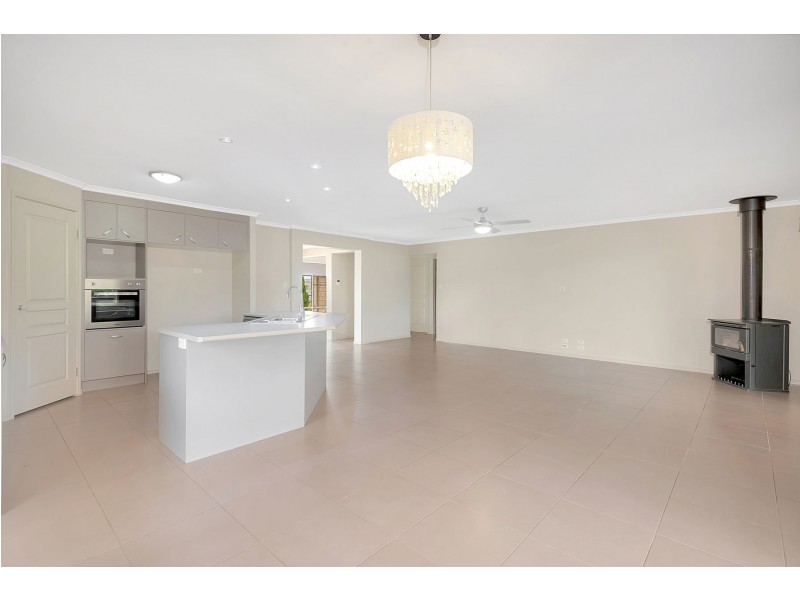 22 Curlew Street, Meringandan West QLD 4352