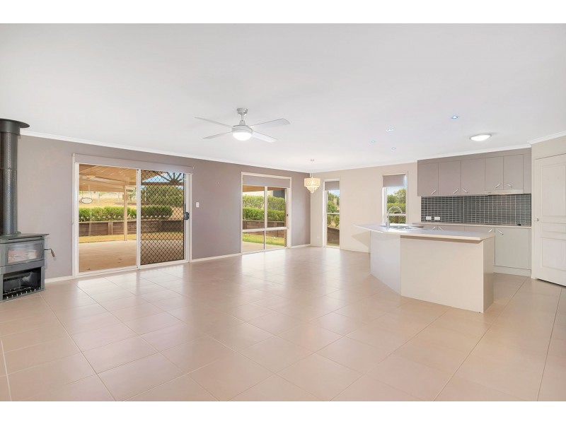 22 Curlew Street, Meringandan West QLD 4352