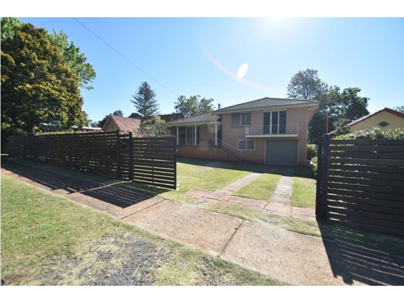 19 Leichhardt Street, Centenary Heights QLD 4350