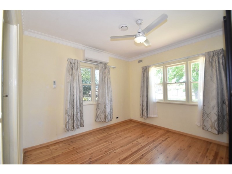 280 Alderley Street, Centenary Heights QLD 4350