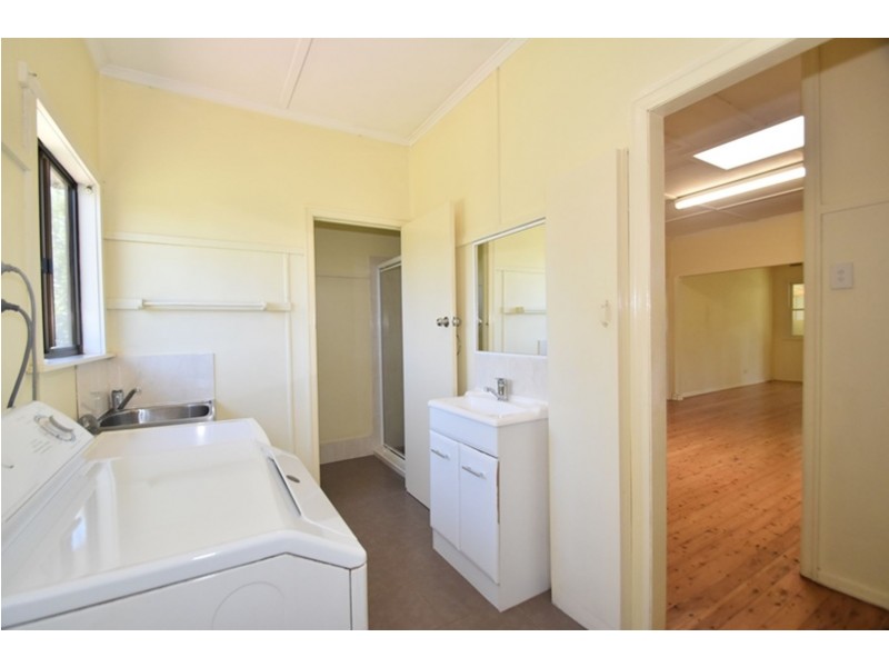 280 Alderley Street, Centenary Heights QLD 4350