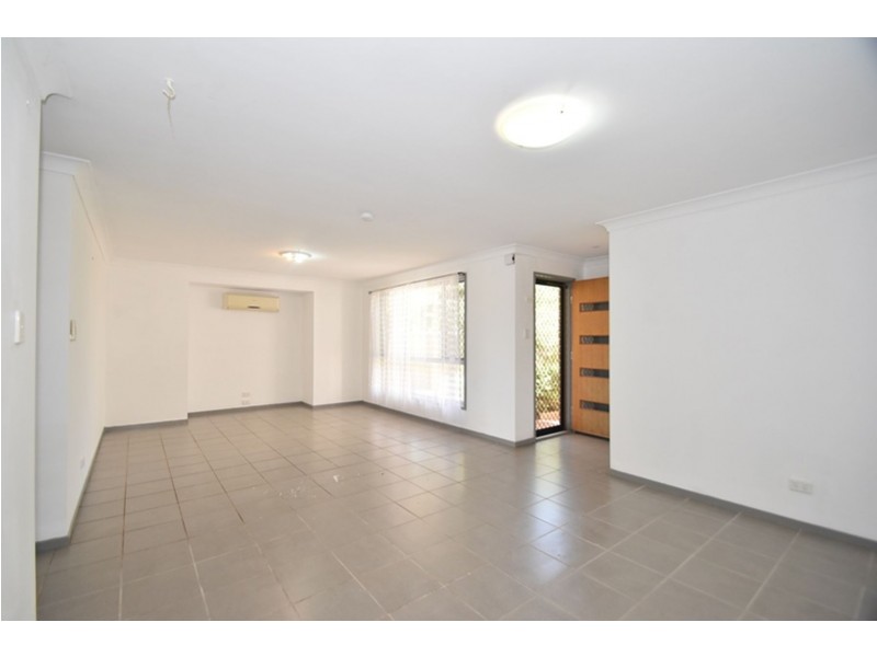 2/6 Harth Street, Rockville QLD 4350