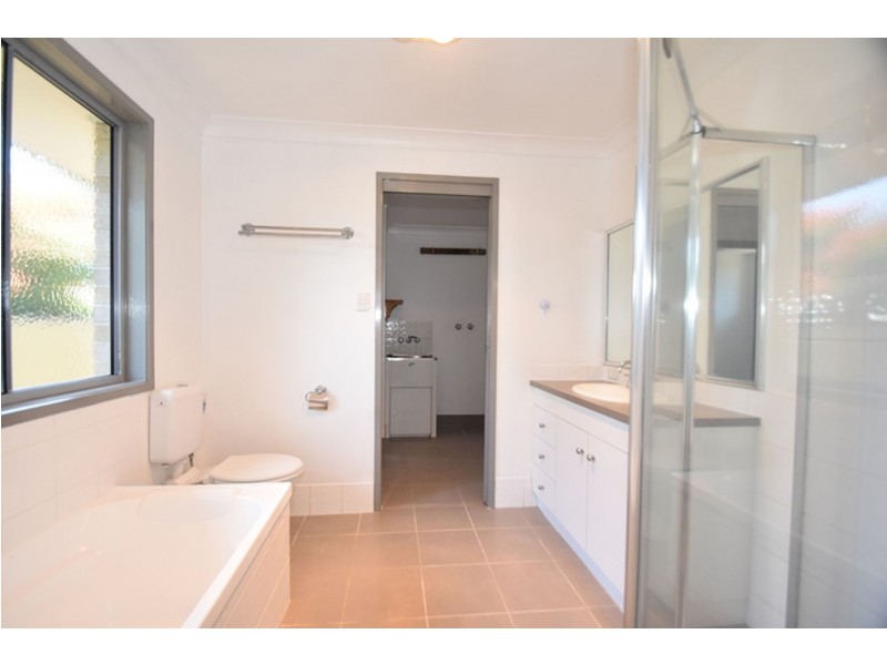 2/6 Harth Street, Rockville QLD 4350