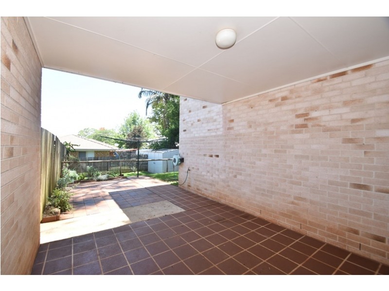 2/6 Harth Street, Rockville QLD 4350