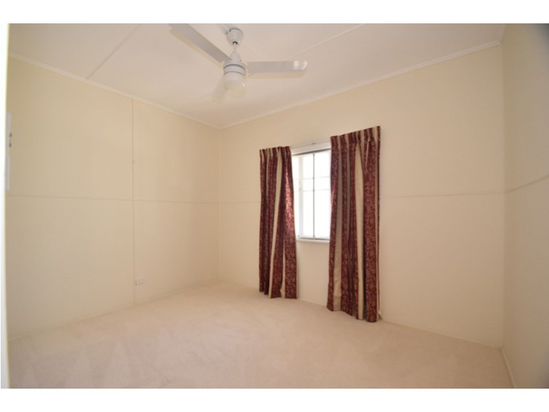 42 Toowoomba Road, Oakey QLD 4401