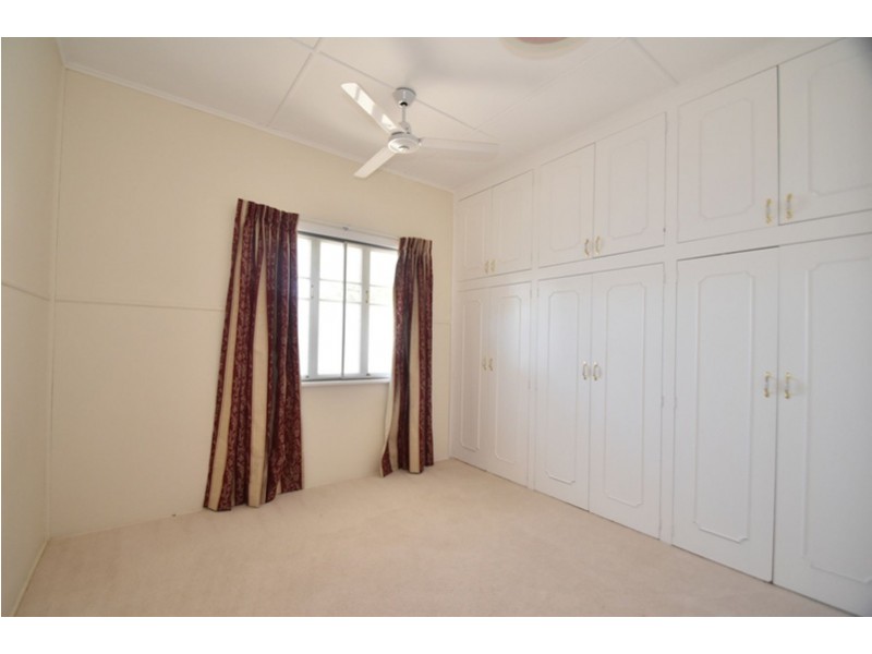 42 Toowoomba Road, Oakey QLD 4401