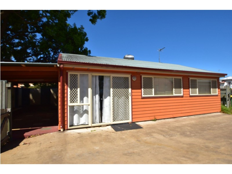 1 Victor Street, East Toowoomba QLD 4350
