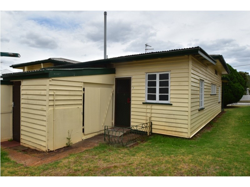 3/204 Long Street, South Toowoomba QLD 4350