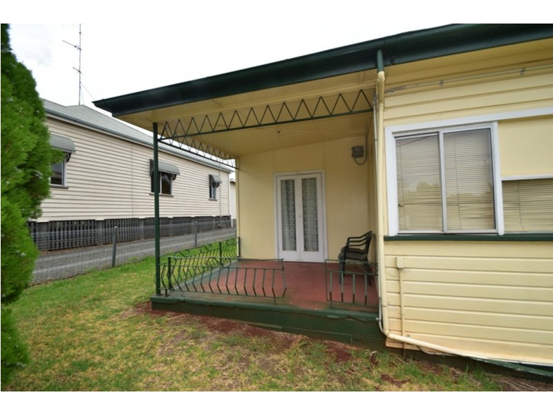 3/204 Long Street, South Toowoomba QLD 4350