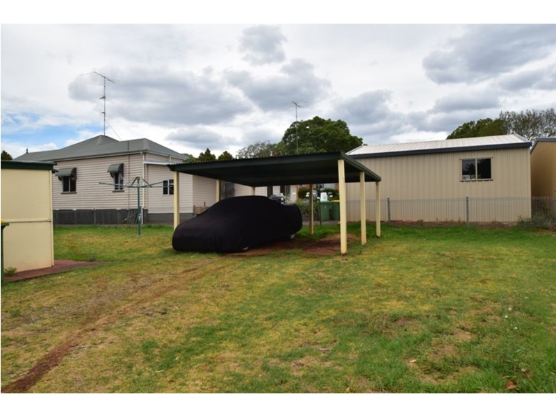 3/204 Long Street, South Toowoomba QLD 4350