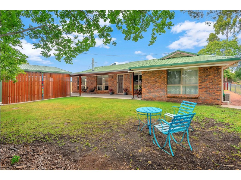 12 Bayley Street, Pittsworth QLD 4356