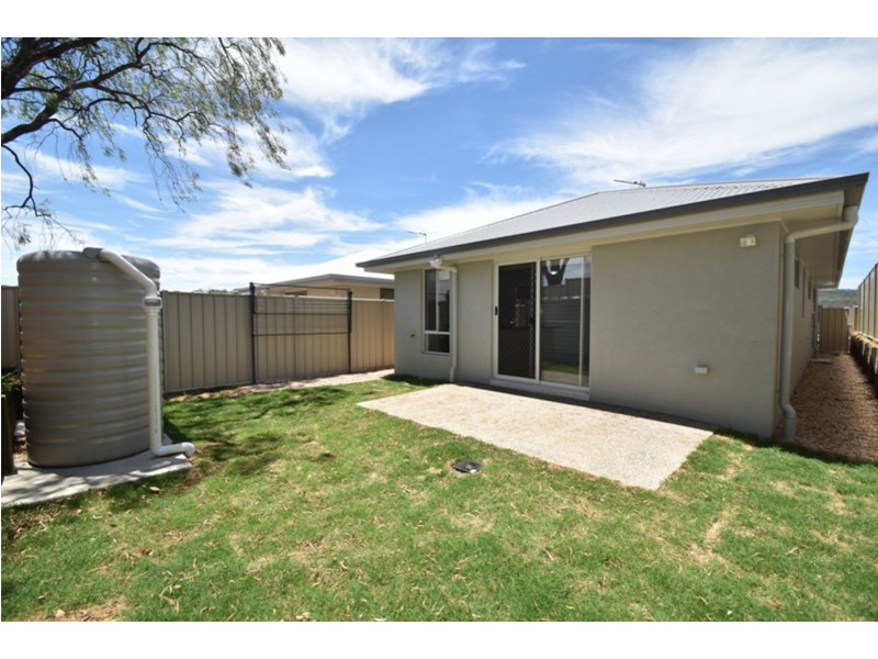 5 Minnett Street, Glenvale QLD 4350