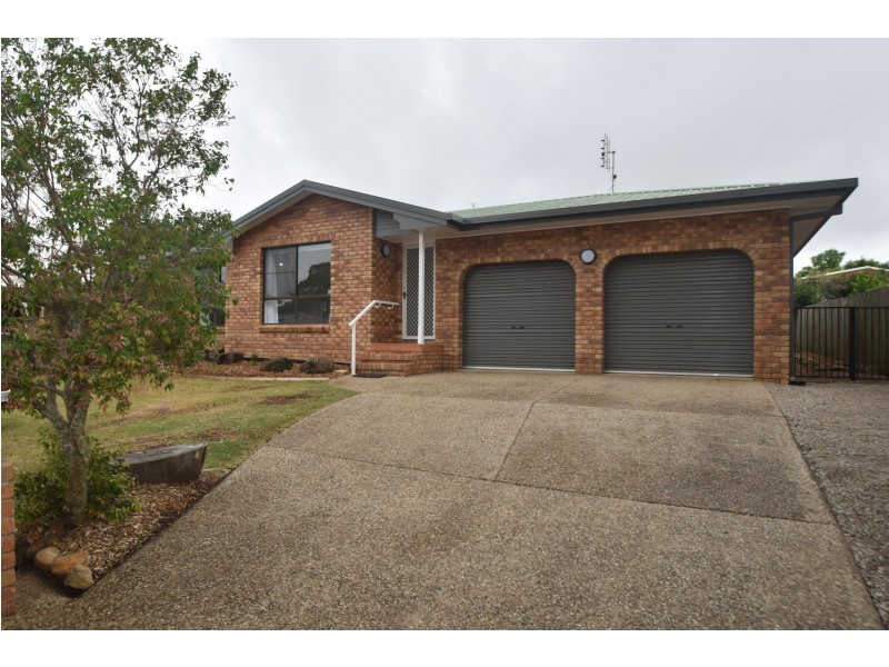 4 Radiata Court, Darling Heights QLD 4350