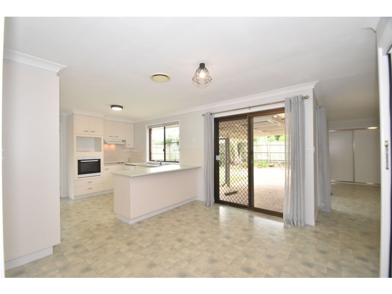 4 Radiata Court, Darling Heights QLD 4350