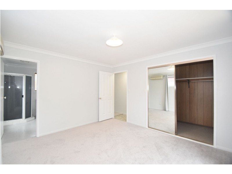 4 Radiata Court, Darling Heights QLD 4350