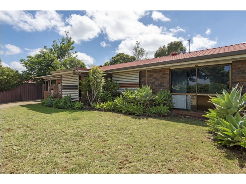 374 Hume Street, Centenary Heights QLD 4350