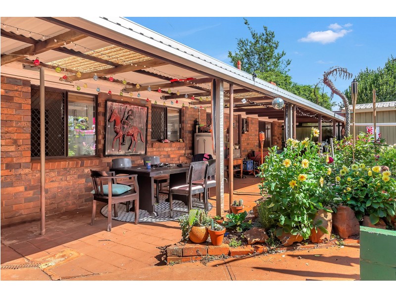 374 Hume Street, Centenary Heights QLD 4350