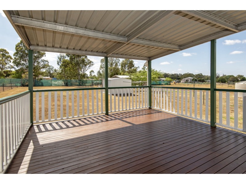 8 John Street, Goombungee QLD 4354