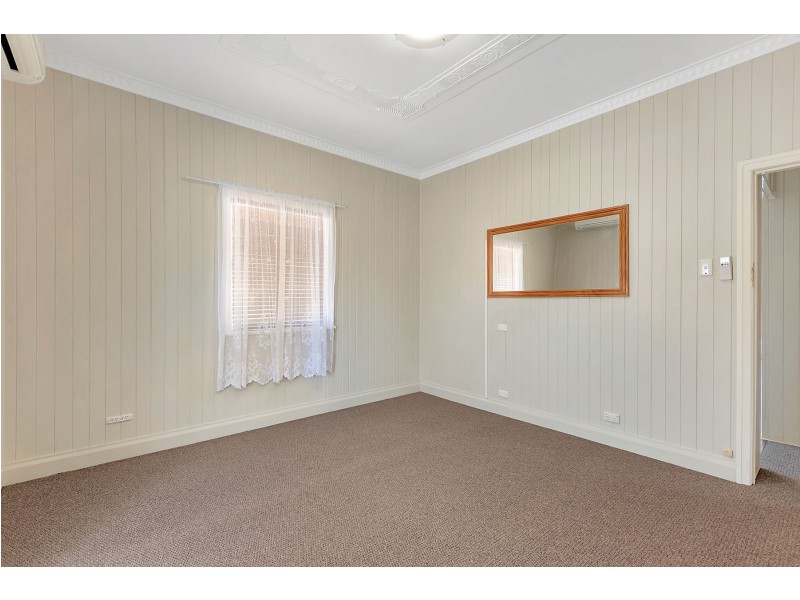 8 John Street, Goombungee QLD 4354