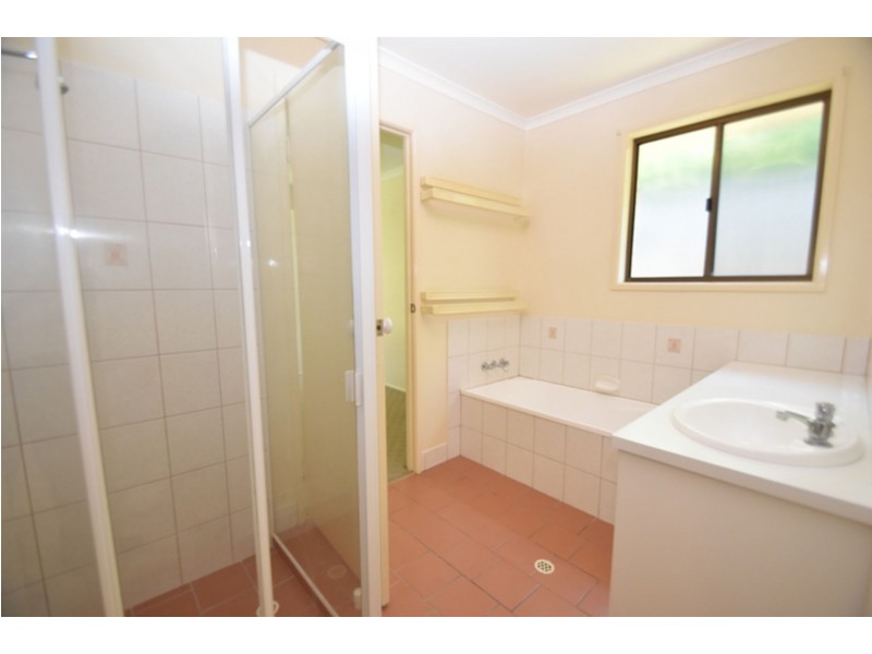 8 Moore Crescent, Wilsonton QLD 4350