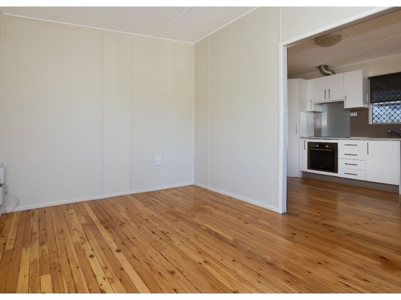 9 Glasgow Street, North Toowoomba QLD 4350