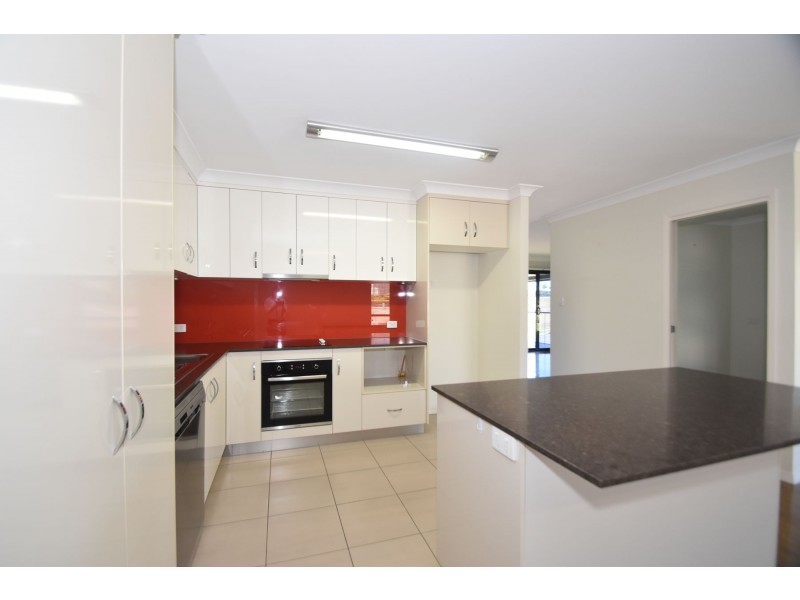 1 Wareena Crescent, Glenvale QLD 4350