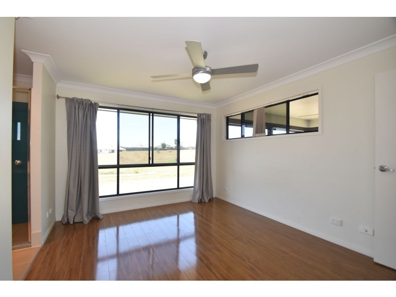 1 Wareena Crescent, Glenvale QLD 4350