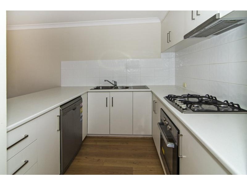 2/228 Mackenzie Street, Rangeville QLD 4350