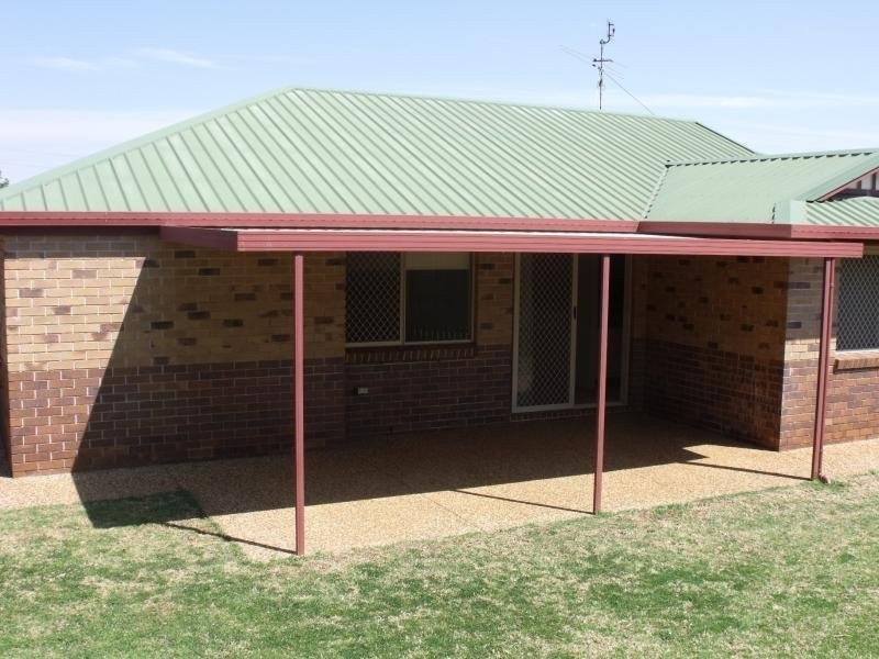 1 Stoneyhurst Court, Glenvale QLD 4350