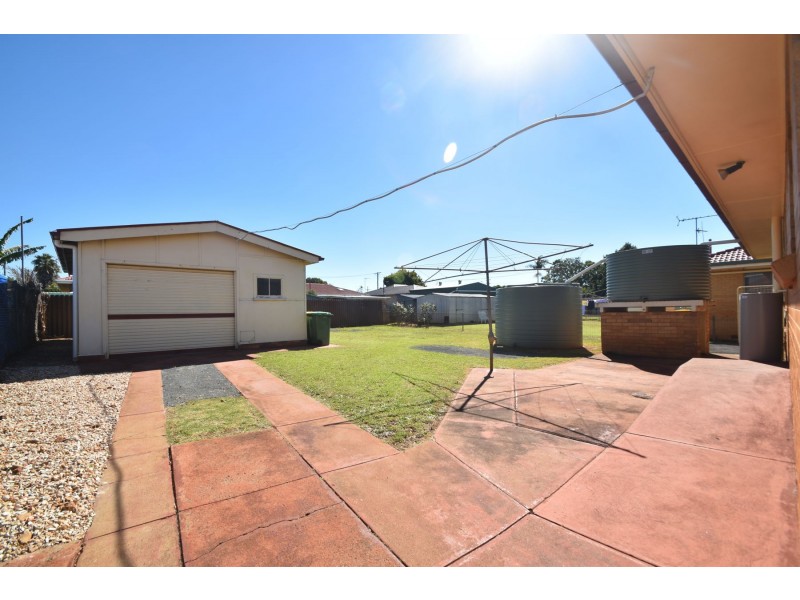 25 Paradise Street, Harristown QLD 4350